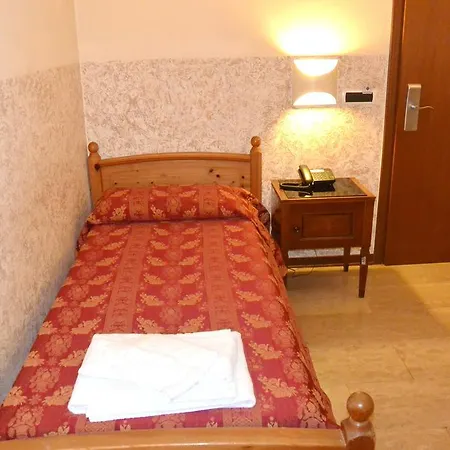 Nettuno Hotel Milán